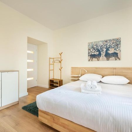 Ochota Sunny Apartment Варшава Екстер'єр фото