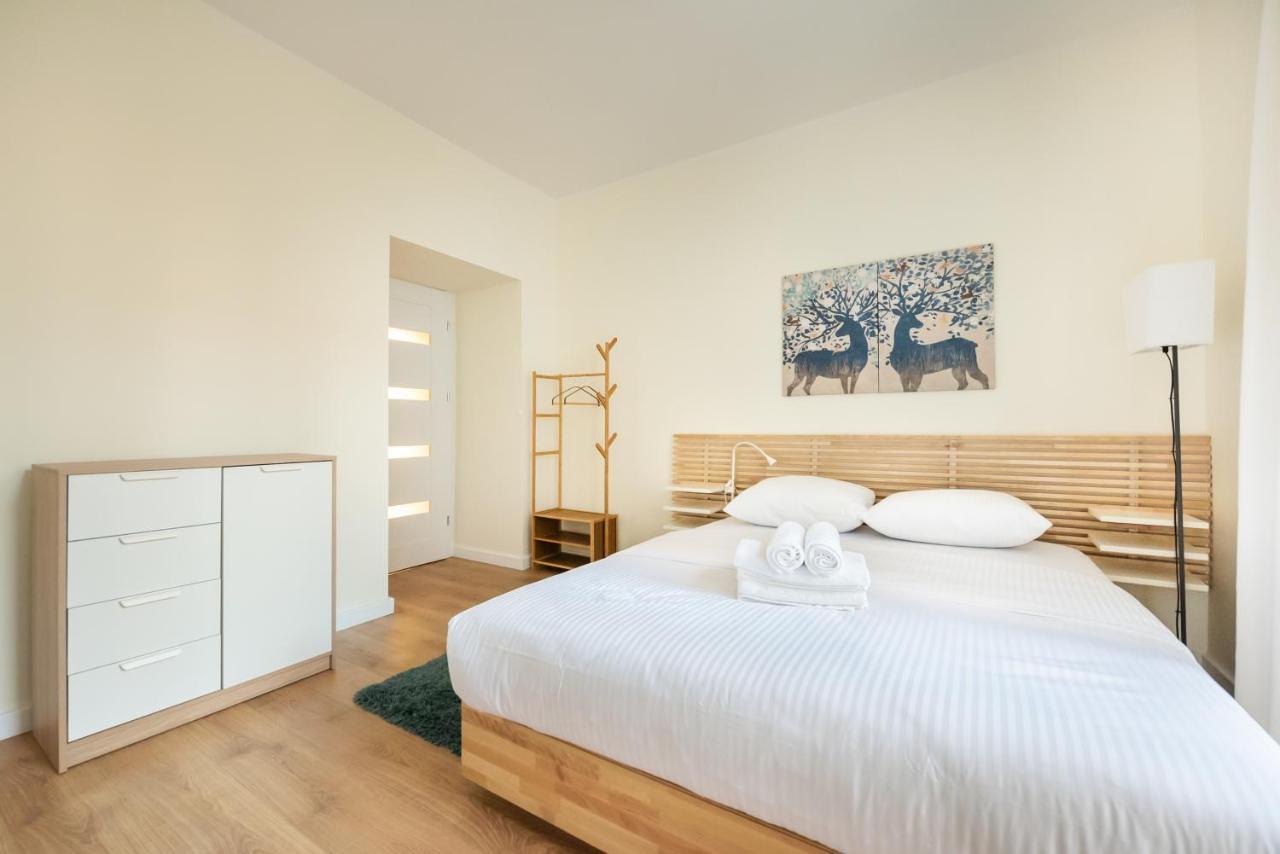Ochota Sunny Apartment Варшава Екстер'єр фото