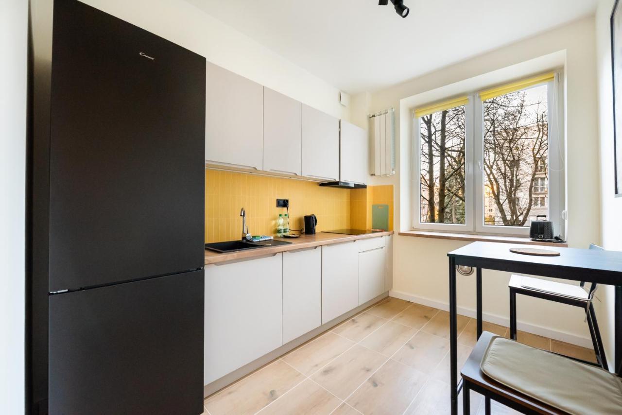 Ochota Sunny Apartment Варшава Екстер'єр фото