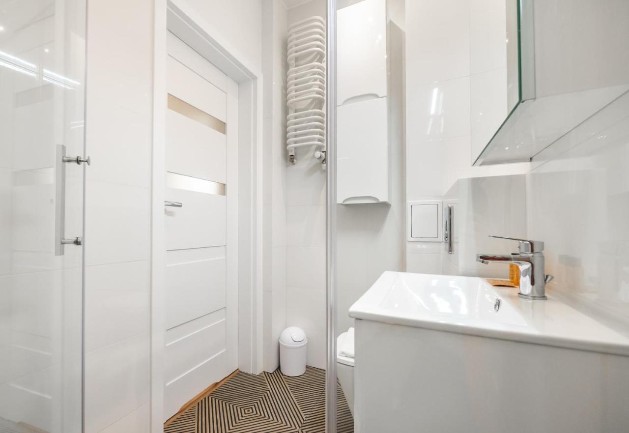 Ochota Sunny Apartment Варшава Екстер'єр фото