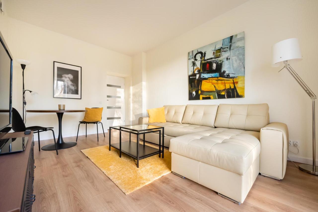 Ochota Sunny Apartment Варшава Екстер'єр фото
