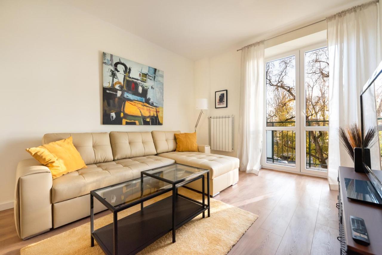 Ochota Sunny Apartment Варшава Екстер'єр фото