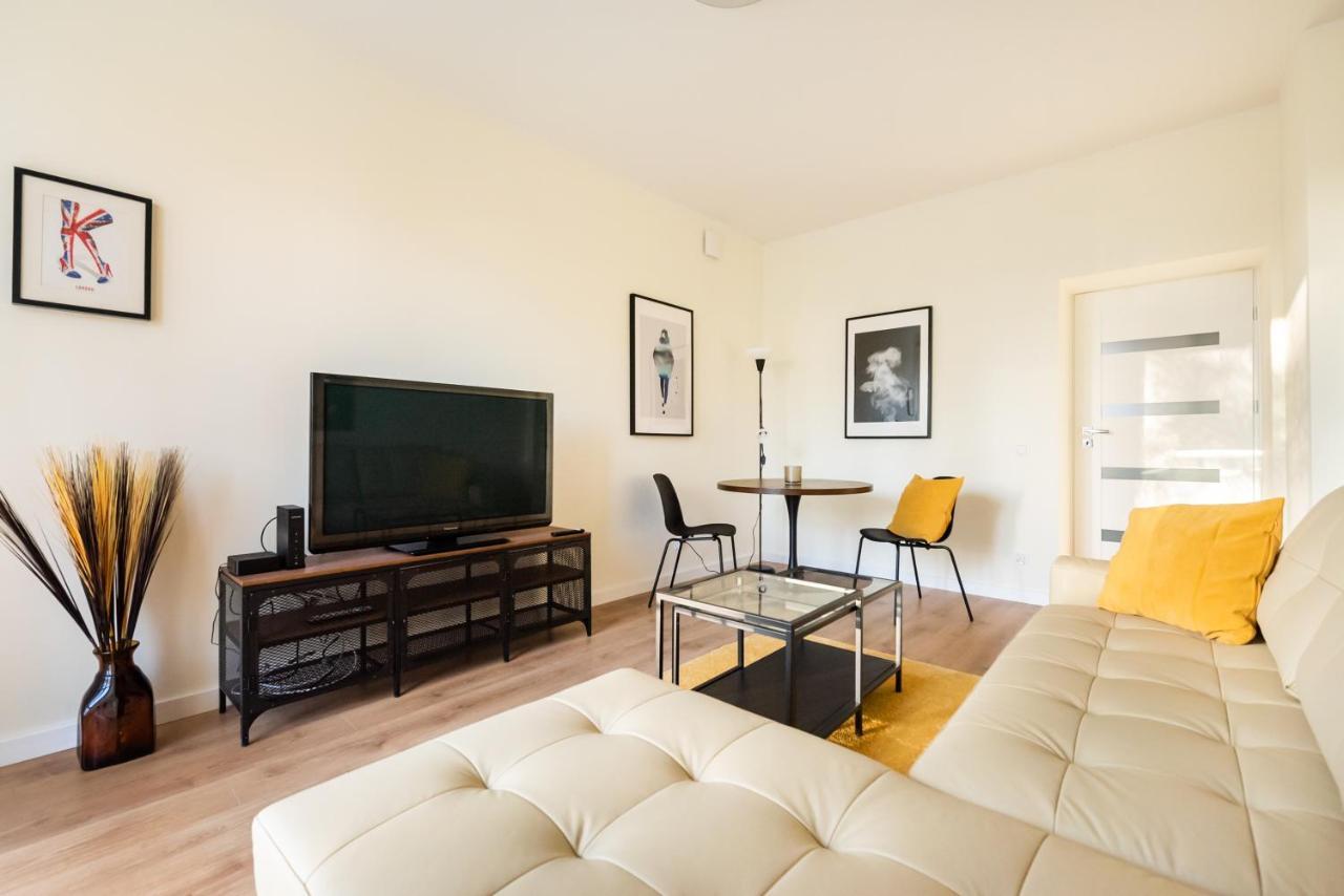 Ochota Sunny Apartment Варшава Екстер'єр фото